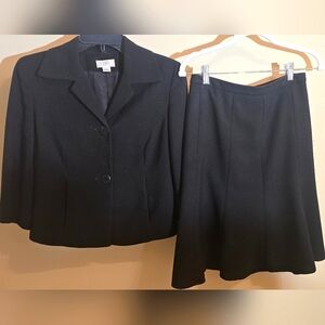 Ann Taylor size 0 black skirt & jacket suit